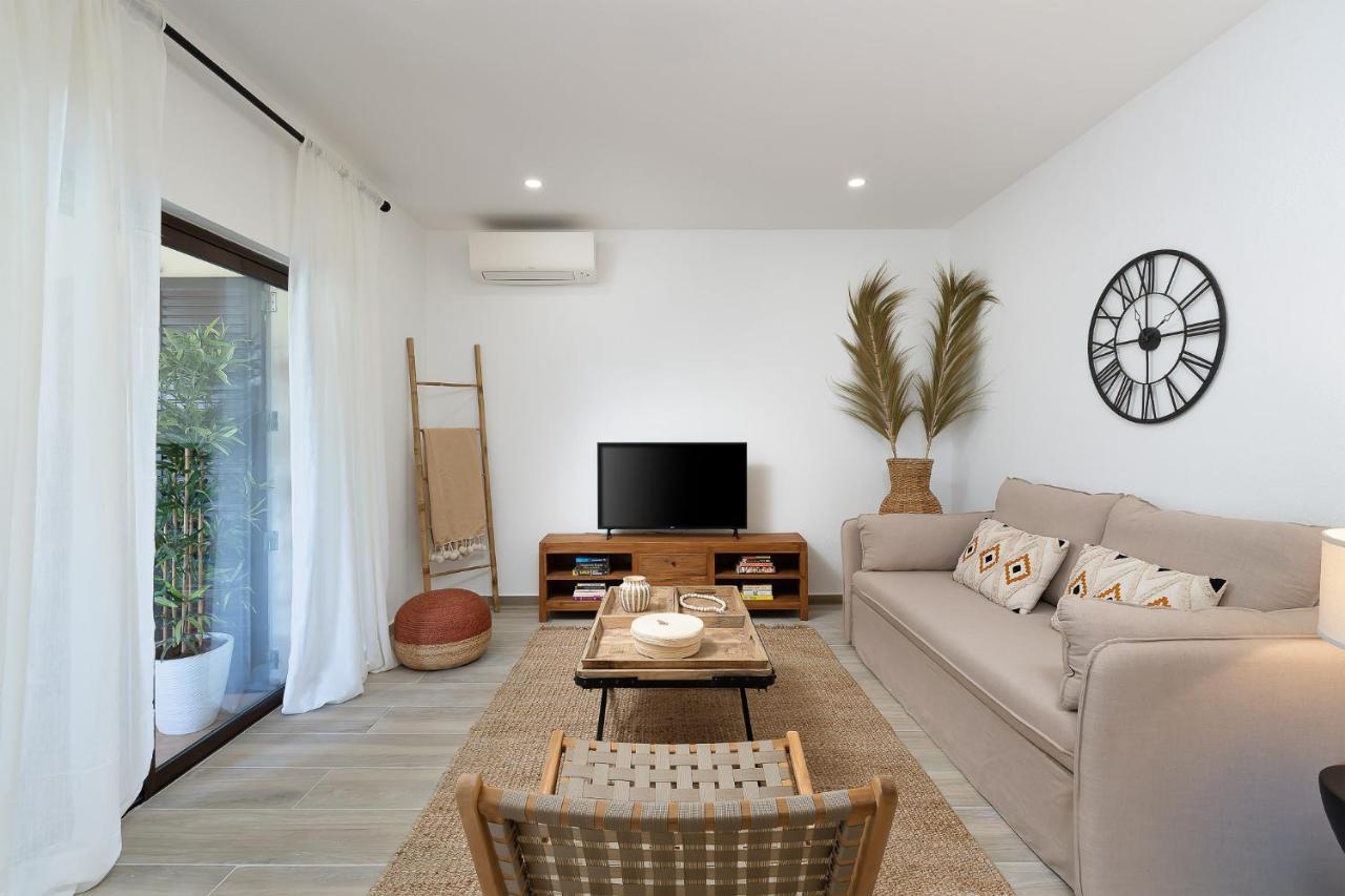 Amazing Beach House With Balcony Lagos Bagian luar foto
