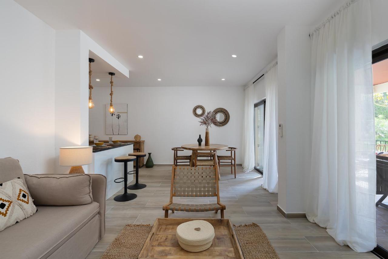 Amazing Beach House With Balcony Lagos Bagian luar foto